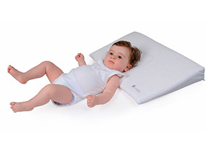 Наклонная подушка для детей